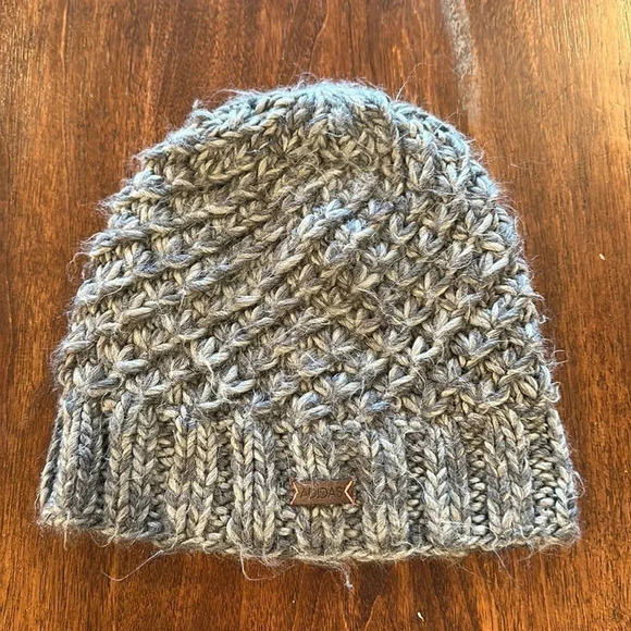 Adidas‎ Climawarm beanie stocking cap hat - Picture 1 of 2